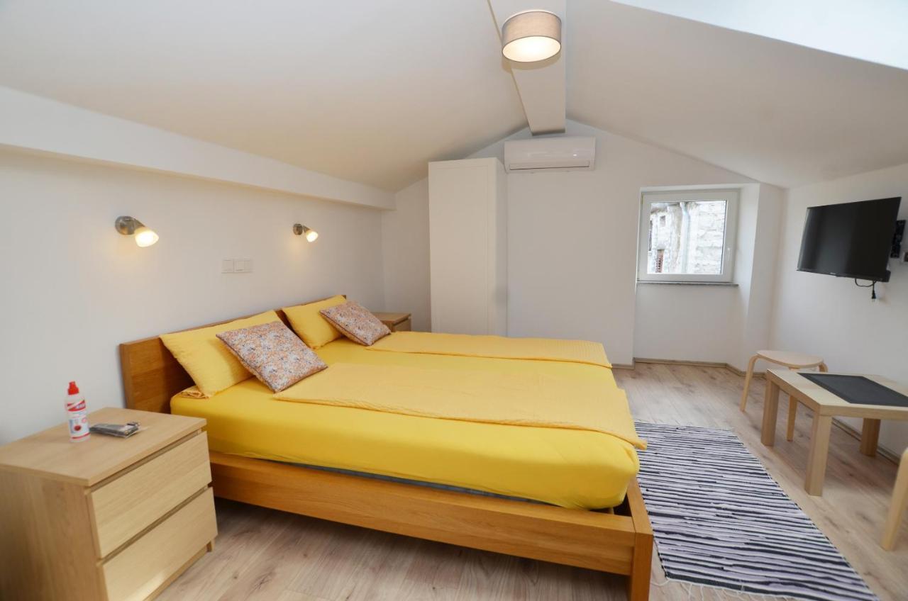 Rooms Grga Ρόβινι Εξωτερικό φωτογραφία