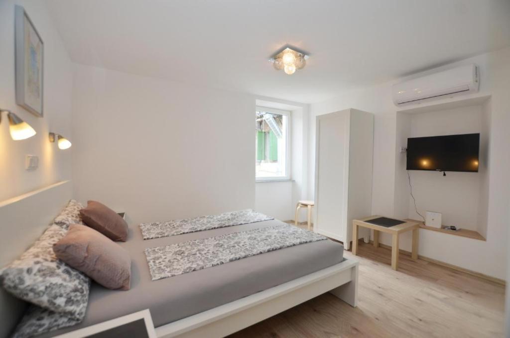 Rooms Grga Ρόβινι Εξωτερικό φωτογραφία
